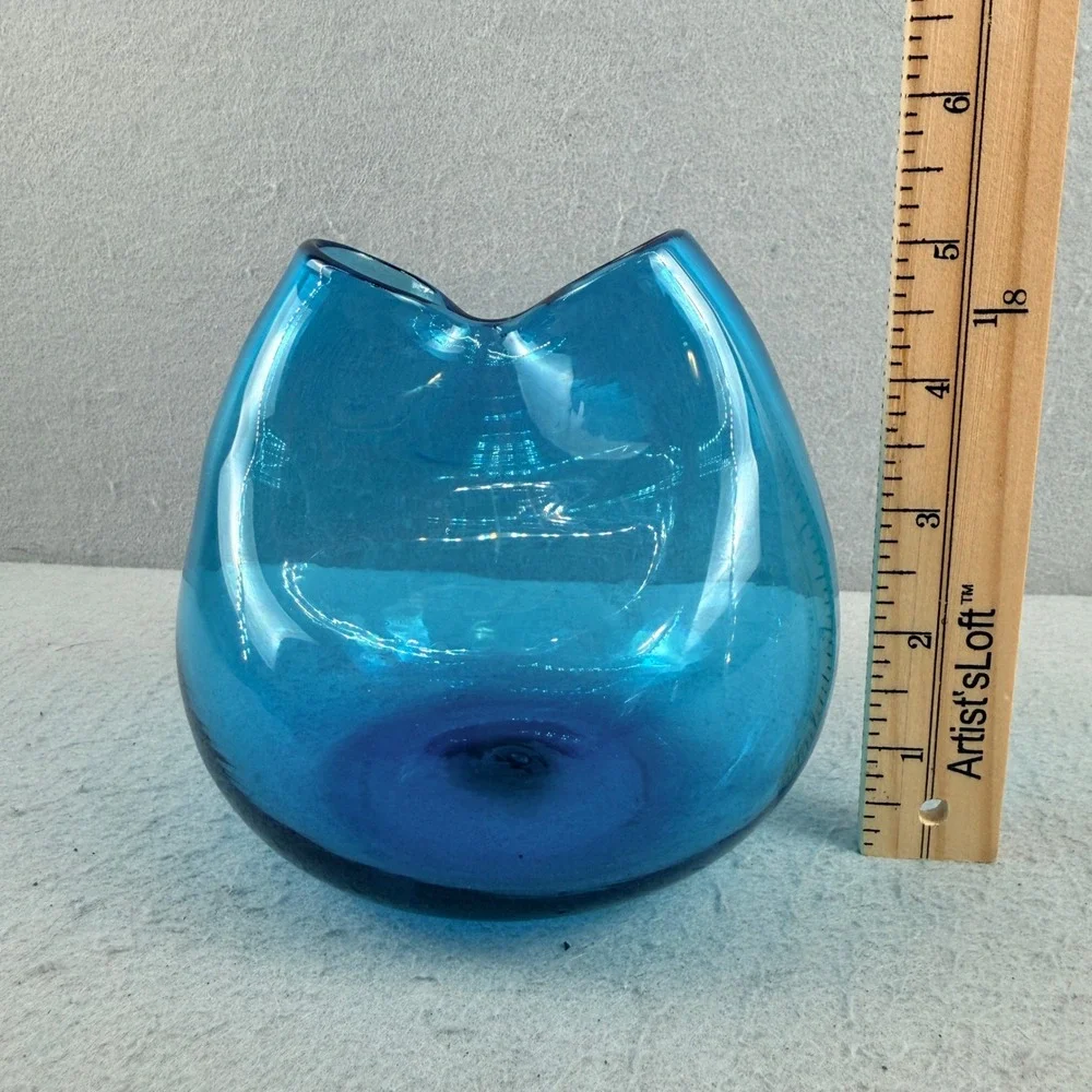 Vintage Blenko #39 Turquiose Glass‎ Pinched Vase